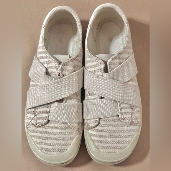 Keen slip-on canvas boat shoes (sz 7) - Picture 2 of 5